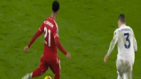 毛剑卿赞：王钰栋风格独树一帜，久违见此般球员